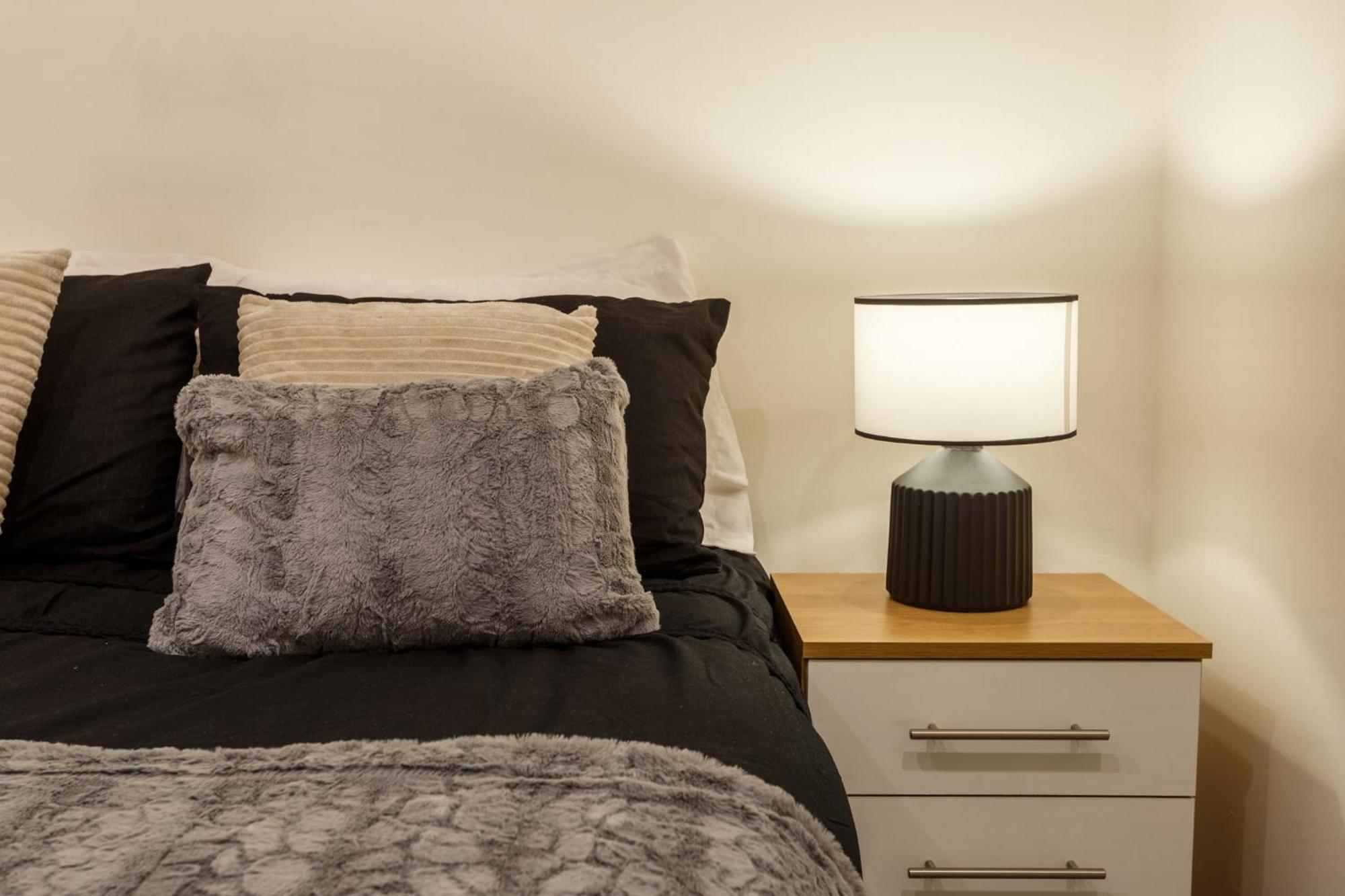 Modern And Cozy Two-Bed Apartment In Bradford Bradford  Exterior foto